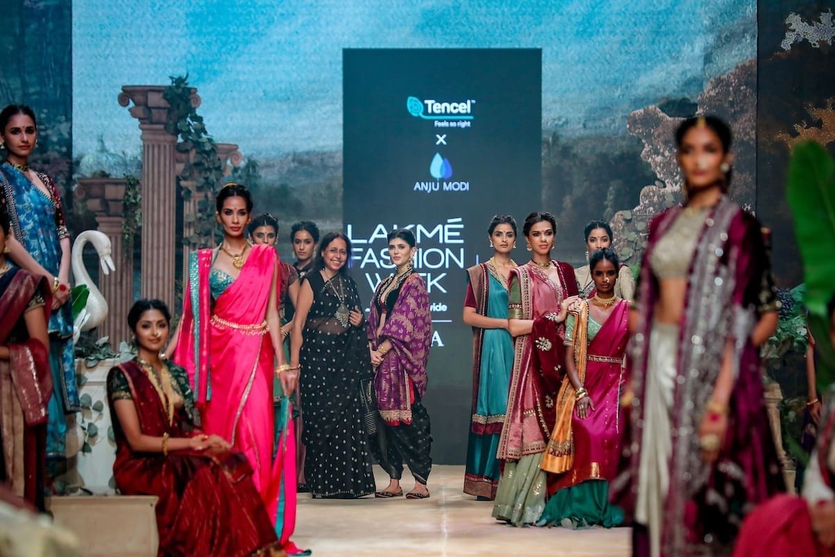 TENCELTM PRESENTED AN EXQUISITE POETIC INDIAN COLLECTION BY ANJU MODI AT LAKMÉ FASHION WEEK IN PARTNERSHIP WITH FASHION DESIGN COUNCIL OF INDIA.