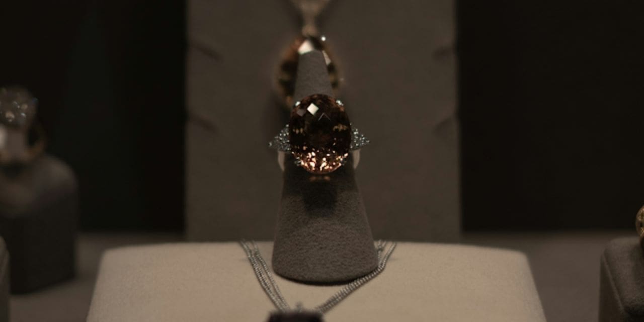 How to Choose Luxury Jewelry that Compliments Your Personal Style?